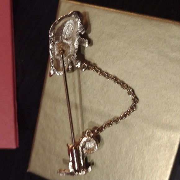 1982  kitty Gold toned new in original package vintage Cat pin A mother's love - Picture 6 of 6